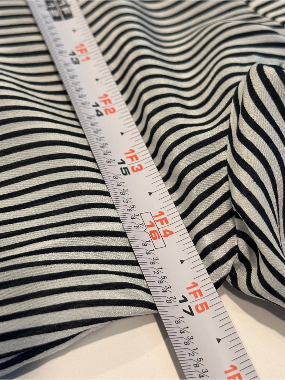 Cabi 100% Silk Off Shoulder Striped Blouse XS Black White Tunic Top Lightweight - Picture 11 of 15